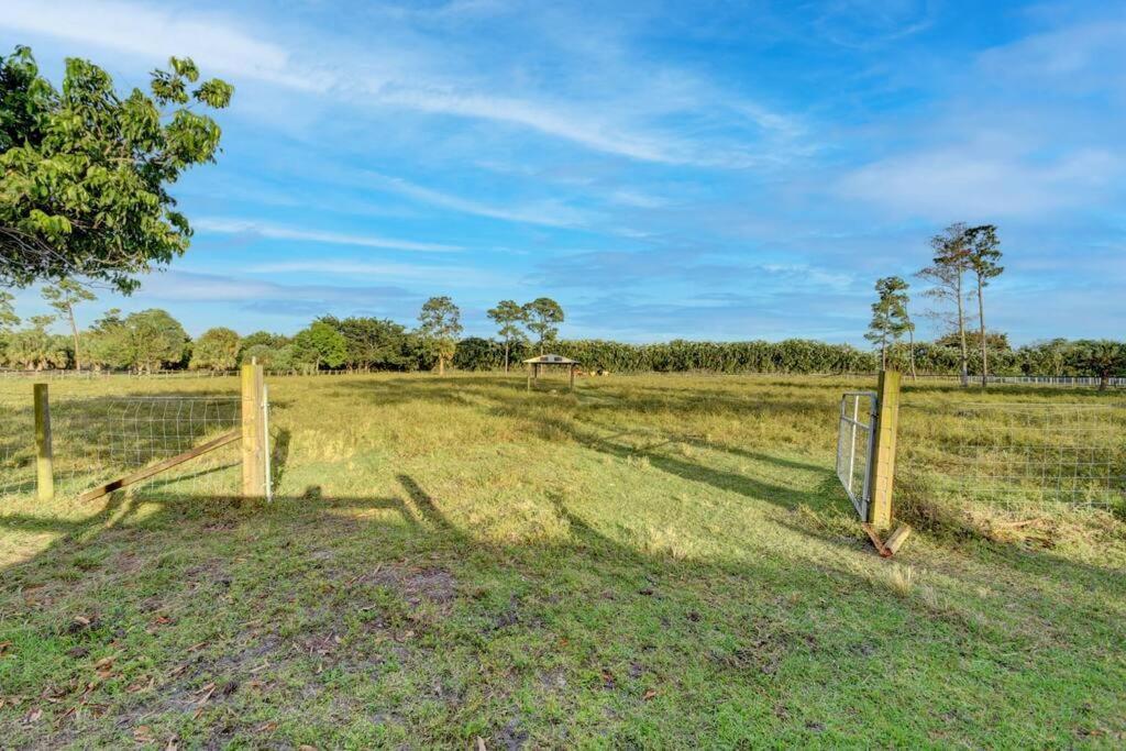 Ananda Farmhouse And Retreat. Lake Worth Beach Exterior foto